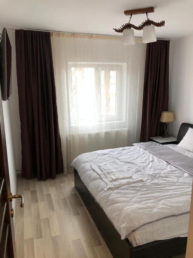 Page2 Apartament Targoviste Exterior photo