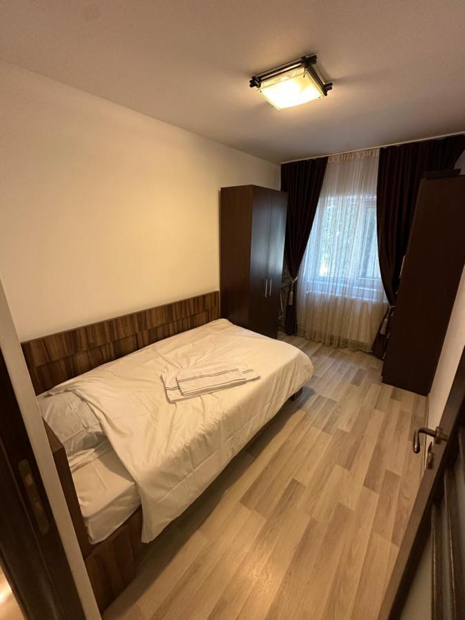 Page2 Apartament Targoviste Exterior photo